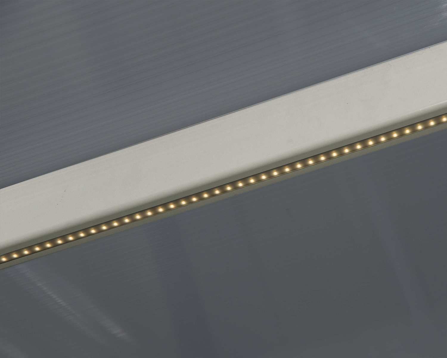 palram-canopia-led-lichtleiste-mit-fernbedienung-und-dimmer image 3